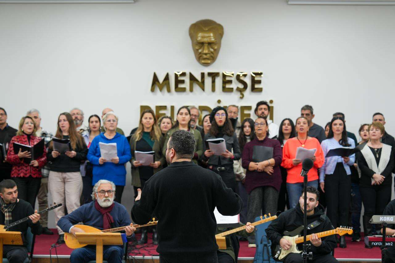 Menteşe Belediye Korosu’ndan Barış Manço Anısına Özel Konser 2